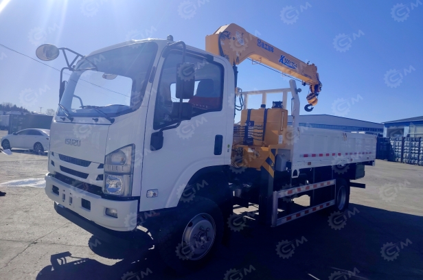 Бортовой грузовик ISUZU 4x4 дв 151kw гп 6 тонн, кабина ELF с КМУ XCMG SQS125 гп 5т, 4 секции, cтрела 11,2м кузов 4600х2400х550. Фото 7