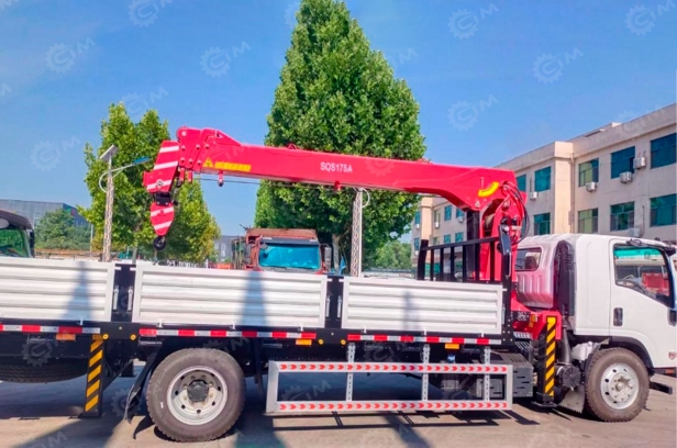 Бортовой грузовик ISUZU 4x2 дв 139kw гп 6 тонн КМУ VIGRUS SHS175 гп 7т 4 секции стрела 12,8м кузов 6200х2400х550. Фото 4