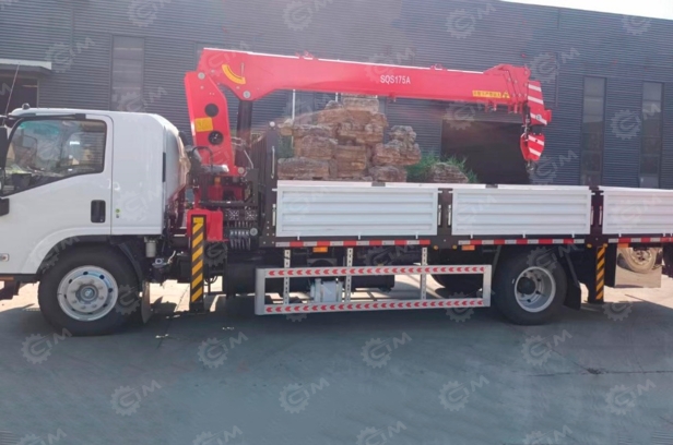 Бортовой грузовик ISUZU 4x2 дв 139kw гп 6 тонн КМУ VIGRUS SHS175 гп 7т 4 секции стрела 12,8м кузов 6200х2400х550. Фото 6