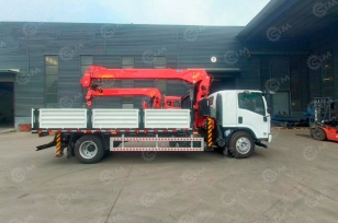 Бортовой грузовик ISUZU 4x2 дв 139kw гп 6 тонн c кму VIGRUS SHS125 гп 5т 4 секции стрела 12,8м кузов 6200х2400х550. Фото 1
