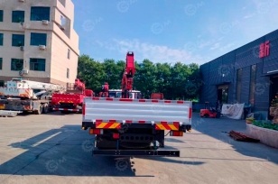Бортовой грузовик ISUZU 4x2 дв 139kw гп 6 тонн КМУ VIGRUS SHS175 гп 7т 4 секции стрела 12,8м кузов 6200х2400х550. Фото 3