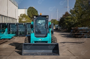 Мини-погрузчик YUGONG YG3220 вилы, щетка поворотная, дв kubota. Фото 5