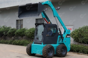 Мини-погрузчик YUGONG YG3220 вилы, щетка поворотная, дв kubota. Фото 8