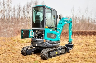 Мини-экскаватор Sunward SWE25UF дв kubota, ковш 0.8м3, гидравлический быстросъём, гидролиния под гидромолот, гидромолот, ковш планировочный 0,13м3, джойстик. Фото 2