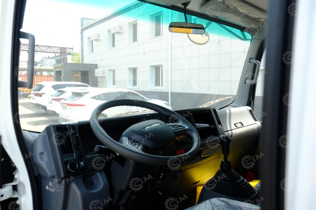 Бортовой грузовик ISUZU 4x2 электрический дв 185kw с кму XCMG SQS68 гп 3,2 т длина стрелы 7,7м кузов 5200*2200*550. Фото 5