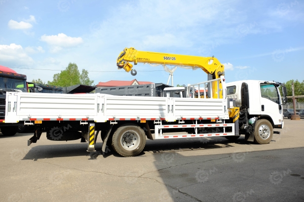 Бортовой грузовик ISUZU 4x2 электрический дв 185kw с кму XCMG SQS68 гп 3,2 т длина стрелы 7,7м кузов 5200*2200*550. Фото 7