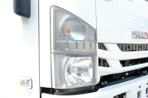 Бортовой грузовик ISUZU 4x2 электрический дв 185kw с кму XCMG SQS68 гп 3,2 т длина стрелы 7,7м кузов 5200*2200*550. Фото 21