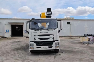 Бортовой грузовик ISUZU 4x2 дв 150kw гп 10 тонн с КМУ XCMG SQS200-5 гп 8т 5 секций стрела 18,6м кузов 7м сходни, лебедка 8т, пду, корзина. Фото 1