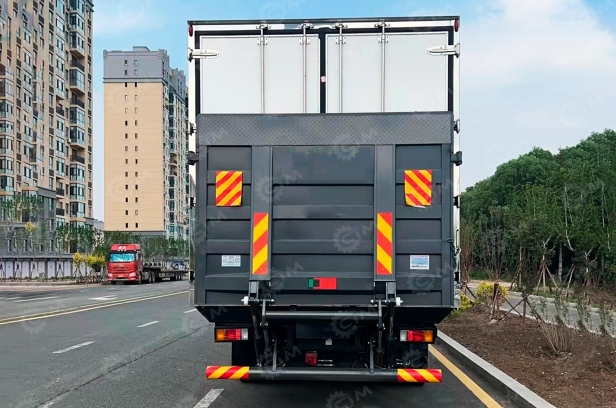 Фургон рефрижератор на шасси ISUZU 4х2 дв 175kw гп 10 тонн фургон 6900*2280*2370 холодильная установка Carrier Citimax C1100 c гидробортом и боковой дверью. Фото 2