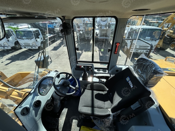 Фронтальный погрузчик Shandong SEM 636D	джойстик, кондиционер. Фото 21