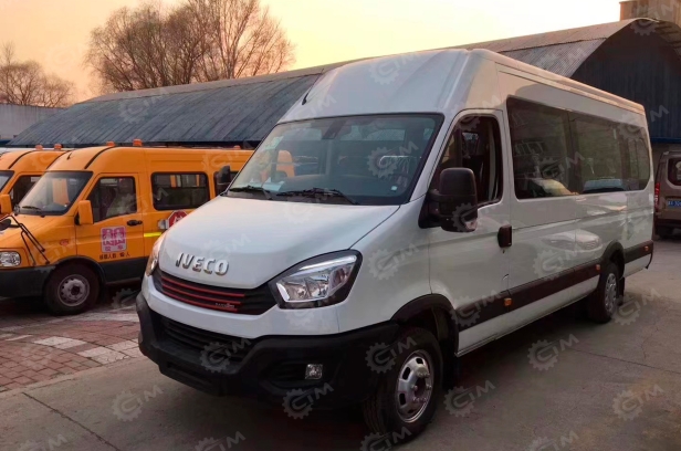 Автобус IVECO 4х2 20 мест дв 132kw 2,9л АКПП. Фото 4