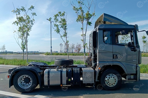 Тягач SHACMAN 4х2 SX418843381 низкая кабина Х3000, WP13.550E501. Фото 3