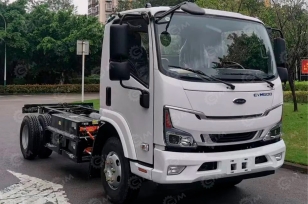 Бортовой грузовик ISUZU EVM600 4x2 (электрический) дв 185kw гп 5т кузов 5100х2100х400. Фото 1