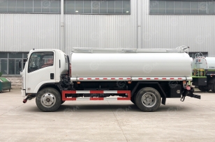 Бензовоз на шасси ISUZU 4х2 дв 177kw бочка 10м3 нижний слив, пистолет для заправки. Фото 1