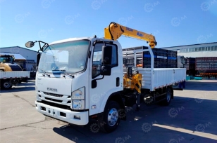 Бортовой грузовик ISUZU 4x2 дв 94 kw гп 2т с КМУ XCMG  SQS68-3 гп 3,2т кузов 4600*2200*500. Фото 1