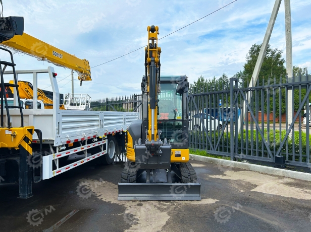 Гусеничный мини-экскаватор FTJ XE27U с кабиной. Фото 5