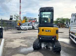 Гусеничный мини-экскаватор FTJ XE27U с кабиной. Фото 8