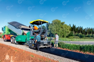 Асфальтоукладчик Vogel Super 1380i с балансирной балкой. Фото 3