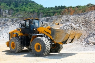 Фронтальный погрузчик FTJ890H гп 9т ковш 4,5м3, джойстик, двигатель Cummins, евро 4. Фото 1