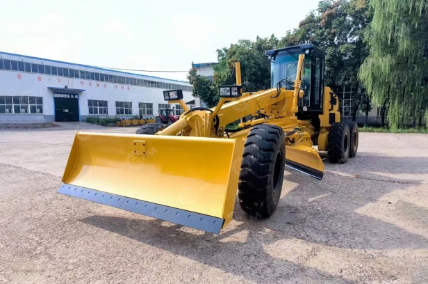 Автогрейдер YUGONG PY180C (нож, отвал, рыхлитель). Фото 3