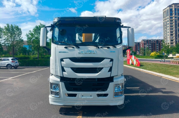 Бортовой грузовик ISUZU 6x4 дв 219kw гп 16т кузов 8000х2430х600. Фото 2