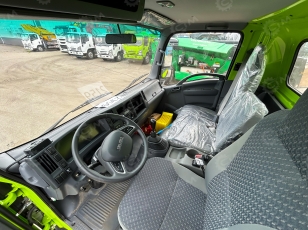 Илосос с размывом (каналопромывочная машина) на шасси ISUZU 4x2 дв 139kw бочка для сточных вод 7 м³ чистой воды 3м³ насос SK-15 ПДУ рукав 100м подъем 45°, мойка, пистолет, доп всасывающее отверстие. Фото 5