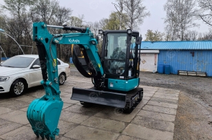 Мини-экскаватор Kubotа U30 с закрытой кабиной 3.8т, быстросъем. Фото 1