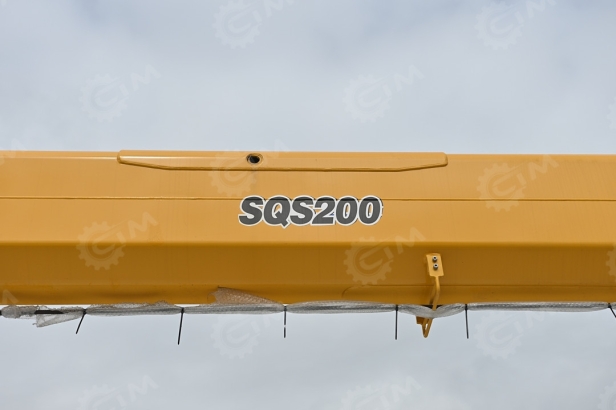 Бортовой грузовик ISUZU 4x2 дв 151kw гп 10 тонн кузов КМУ XCMG SQS200-5 гп 8т 5 секций стрела 18,6м кузов 7м. Фото 8