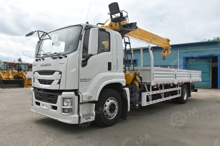 Бортовой грузовик ISUZU 4x2 дв 151kw гп 10 тонн кузов КМУ XCMG SQS200-5 гп 8т 5 секций стрела 18,6м кузов 7м. Фото 4