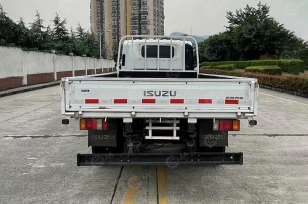 Бортовой грузовик ISUZU 4x2 дв 96Kw гп 2т кузов 4205x2100x400 под категорию B (новый интерьер кабины). Фото 2