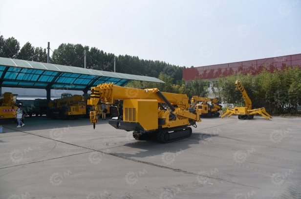 Гусеничный кран-паук Jining Sitong	гп 10т, 6 секций, длина стрелы 24м, дизельный+питание 380В, пульт ДУ, корзина гп 200кг. Фото 3
