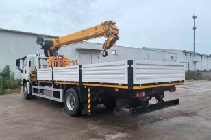 Бортовой грузовик ISUZU 4x2 дв 219kw c кму XCMG SQS200-5 гп 8 тонн 5 секций 18.6м кузов 6200*2450*550mm. Фото 2