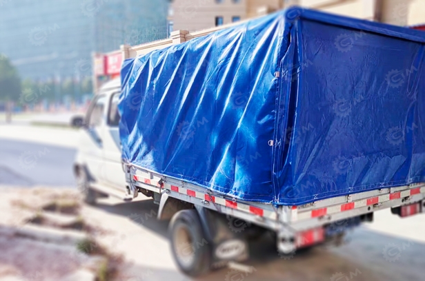 Бортовой грузовик ISUZU 4x2 дв 138kw двойная кабина с кму WANBANG SQZ100-4 гп 5т, 4 секции, вылет стрелы 8,6м кузов 4500х2400х550 раздвижной тент. Фото 3