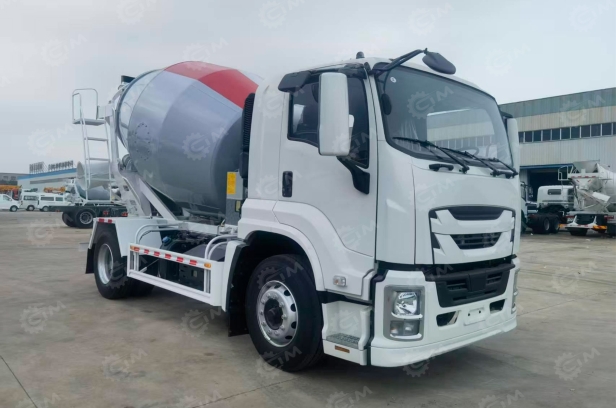 Автобетоносмеситель на шасси ISUZU 4х4 дв 150kw бочка 5 m³. Фото 2