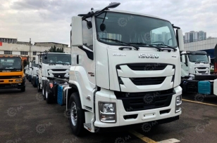 Бортовой грузовик ISUZU 6x4 дв 221kw c КМУ VIGRUS SHS3005A гп 12 т., 5 секций, 18,3 м кузов 8500х2470х550, ямобур 400мм глубина бурения 10 метров, корзина. Фото 1