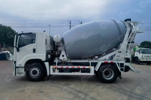 Автобетоносмеситель на шасси ISUZU 4х4 дв 150kw бочка 5 m³. Фото 1