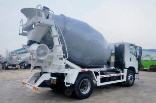 Автобетоносмеситель на шасси ISUZU 4х4 дв 150kw бочка 5 m³. Фото 6