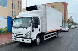 Фургон рефрижератор на шасси ISUZU 4х4 дв 139kw гп 5 тонн (фургон 5200х2200х2200, холодильная установка Carrier Citimax 700) со спальником, боковая дверь, задняя ось на пневмоподвеске. Фото 1