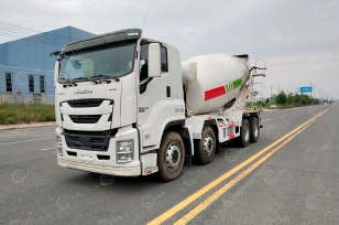 Автобетоносмеситель на шасси ISUZU 8х4 дв 279kw бочка 12 m³ с подогревом бака для воды. Фото 2