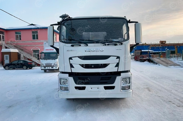 Молоковоз на шасси ISUZU 4х2 дв 151kw бочка 10м3 с платформой по бокам. Фото 2