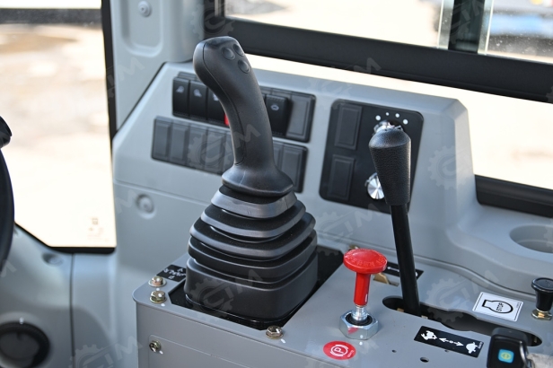 Фронтальный погрузчик Shandong SEM 636D	джойстик, кондиционер. Фото 19
