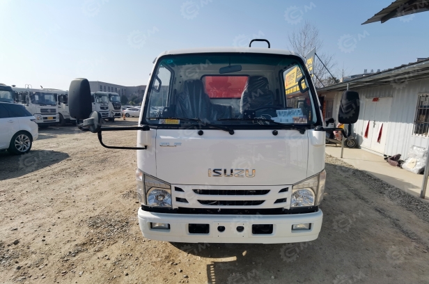 Смеситель кормораздатчик на шасси ISUZU 4х2 дв. 88kw 8m³. Фото 3
