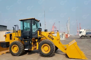 Фронтальный погрузчик Shandong SEM 636D	джойстик, кондиционер, 3 контура, быстросъем, зимние шины. Фото 1