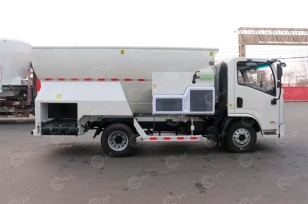 Смеситель кормораздатчик на шасси ISUZU 4х2 дв. 88kw 8m³. Фото 2