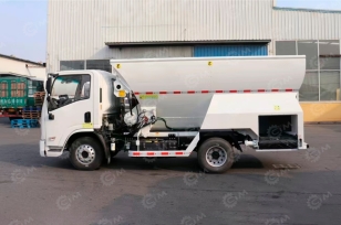 Смеситель кормораздатчик на шасси ISUZU 4х2 дв. 88kw 8m³. Фото 1