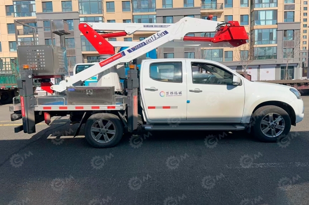 Автовышка на шасси пикапа ISUZU 4Х4	дв 108kw AKПП высота подъёма 13,5м, объем дв 3л. Фото 2