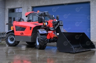 Телескопический погрузчик Yugong TR625 гп 2,5т высота 6м, ковш 1,5м3, щетка подметальная, вилы паллетные поворотные. Фото 2
