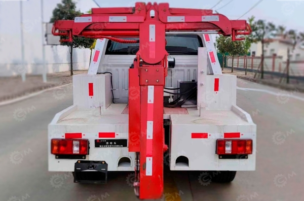 Эвакуатор на шасси пикапа 4x4 ISUZU дв 110Kw АКПП, бриль гп 3 тонн, лебедка 4 тонн. Фото 2