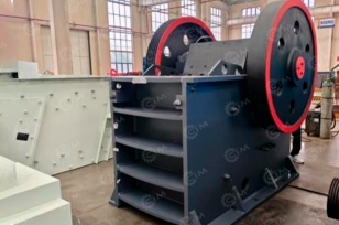 Мобильный дробильно-сортировочный комплекс NKT100-4 на шасси полуприцепа, производительность 100т/ч, фракции: 5-20, 20-40, 40-60мм. Фото 2