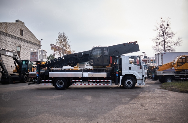 Автовышка на шасси VIGRUS GKS40 ISUZU 4Х2 дв 165kw высота подъёма 40м гп корзины 400кг. Фото 5